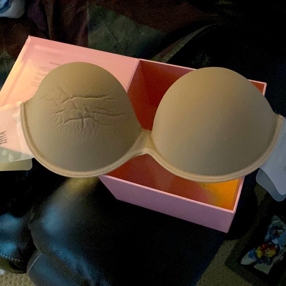 NWT Victoria’s Secret Invisible Push Up Bra with Wings - Picture 1 of 6